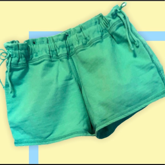 OLD NAVY GIRL’S SHORT (L) - Picture 1 of 1